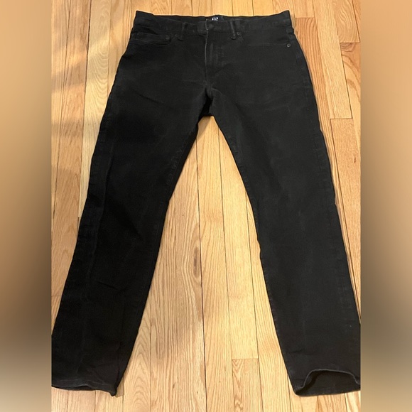 Men’s Gap Slim cut jeans. Size 33 x 32. - Picture 2 of 7